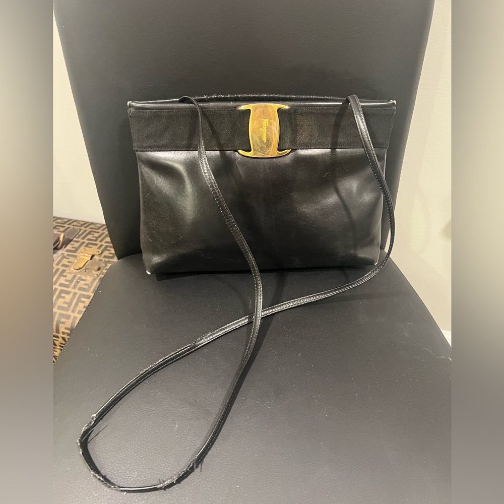 Authentic Ferragamo Black Leather crossbody Handbag - Picture 2 of 13